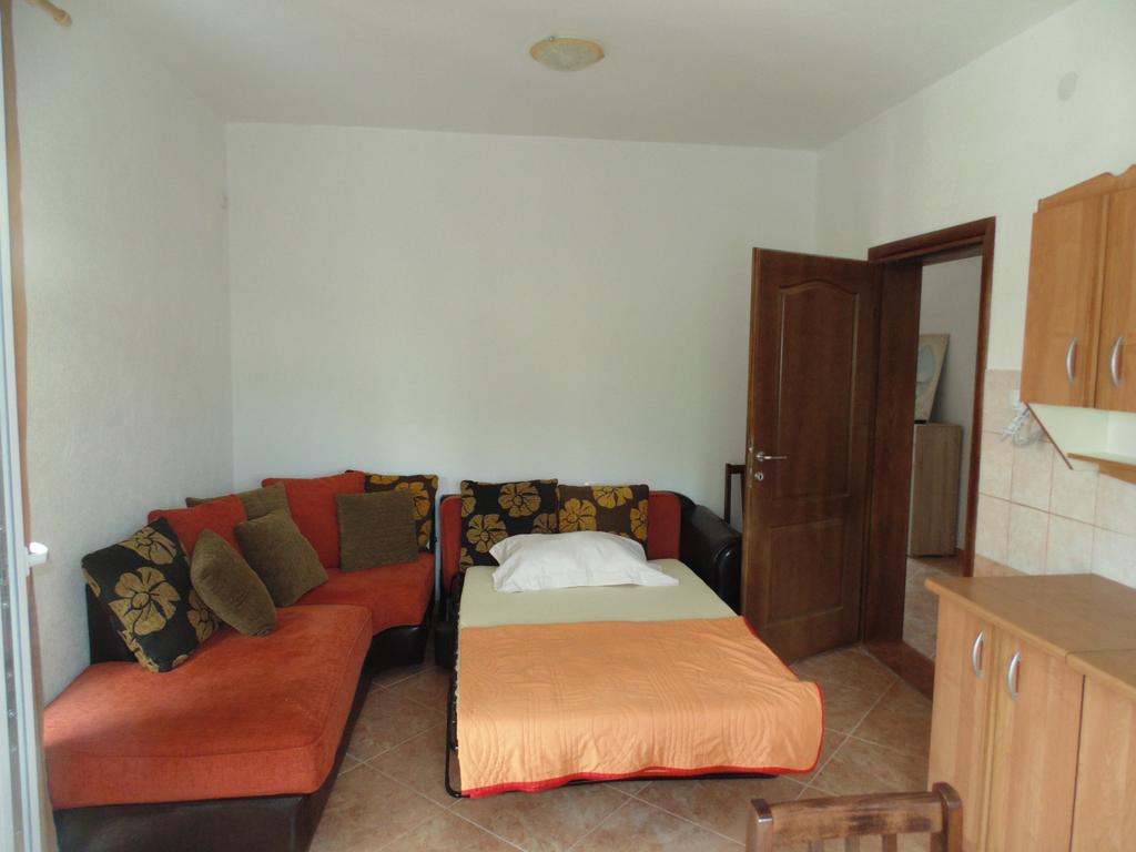 Apartments Macaso Bar Bagian luar foto