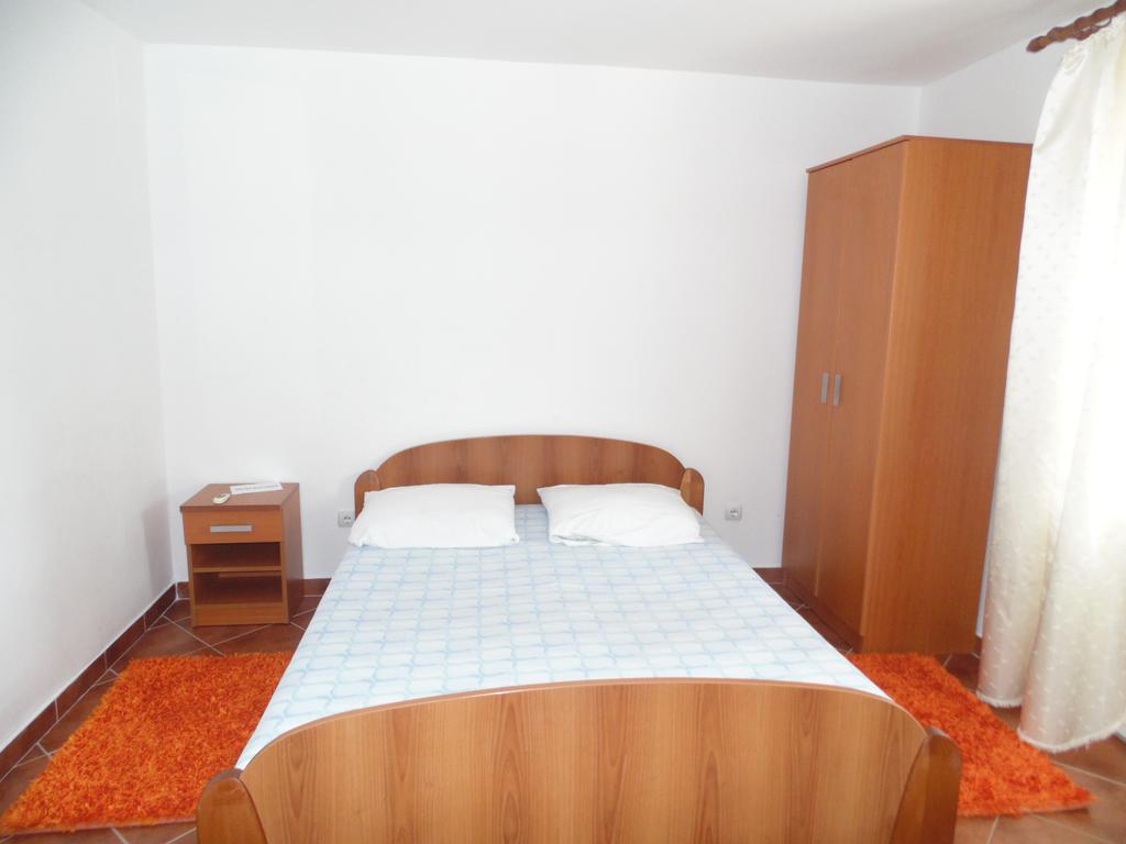 Apartments Macaso Bar Bagian luar foto