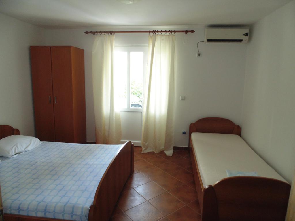 Apartments Macaso Bar Bagian luar foto